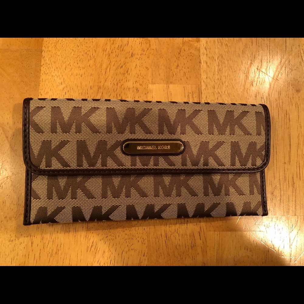 Michael Kors Slim Wallet